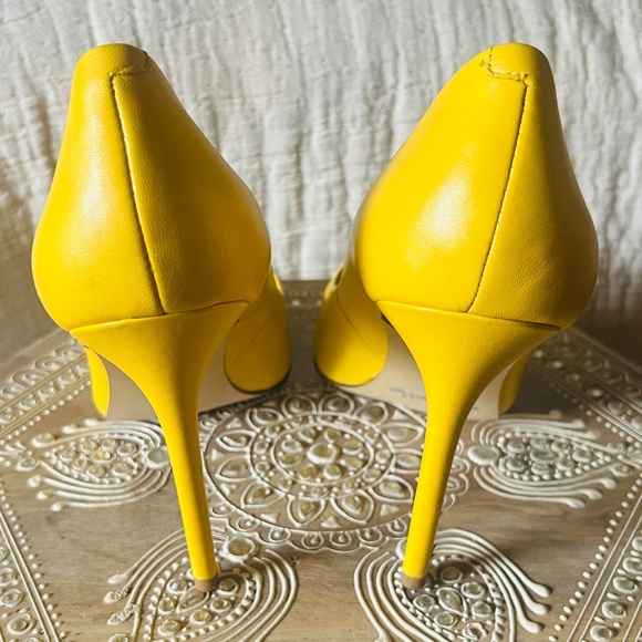 Yellow Stiletto Pointed Toe Pumps by Charles David - Picture 4 of 4